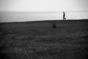 Promenad vid Ales stenar, Skåne, Sverige