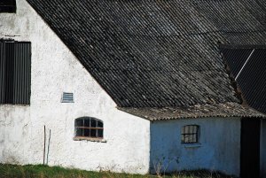 Vitkalkat hus, Skåne, Sverige