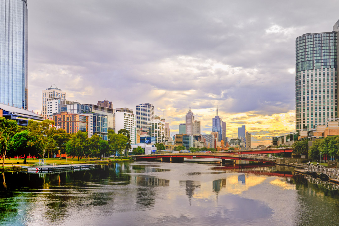 Tidig morgon över Yarra River