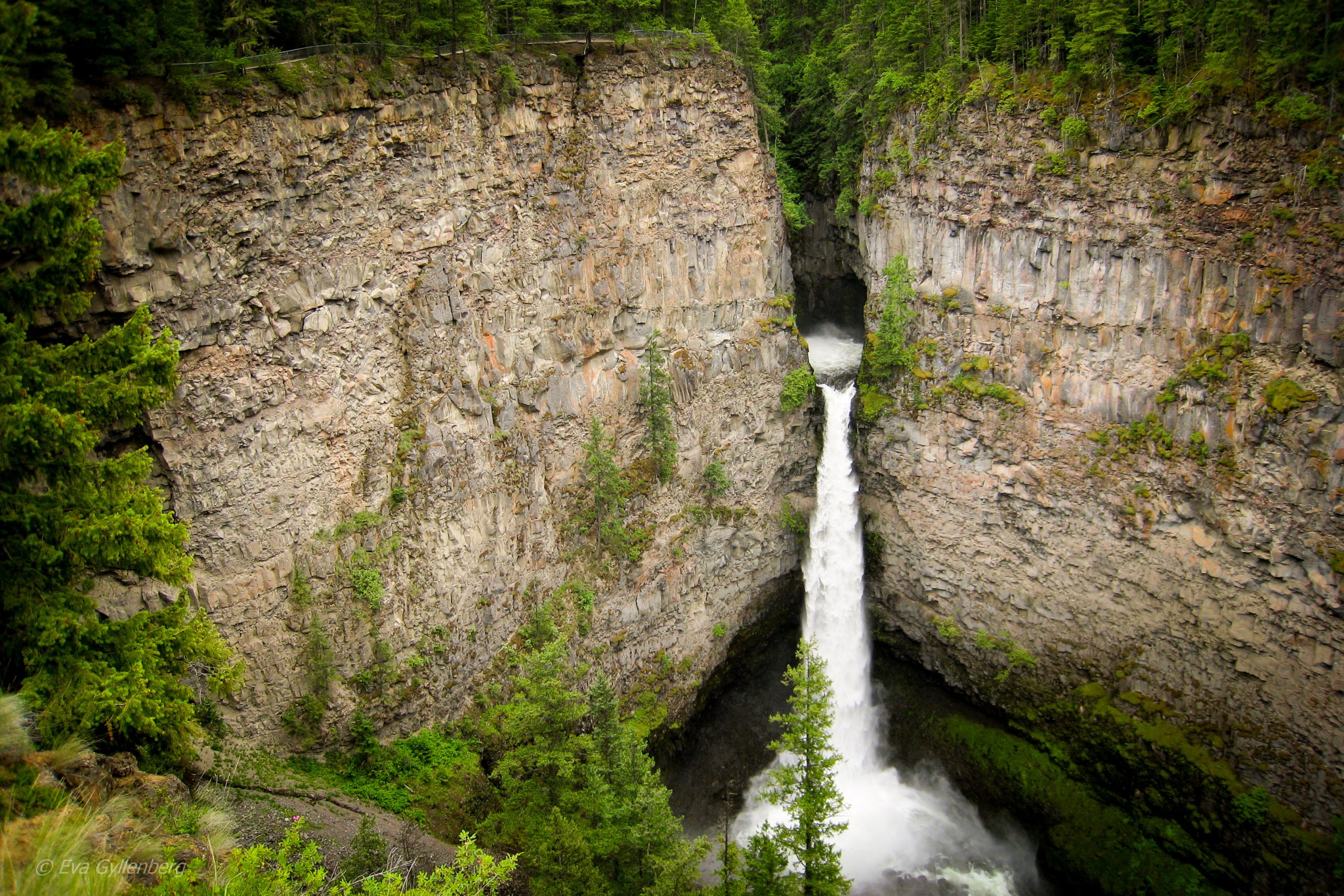 Spahats-falls-british-columbia-canada