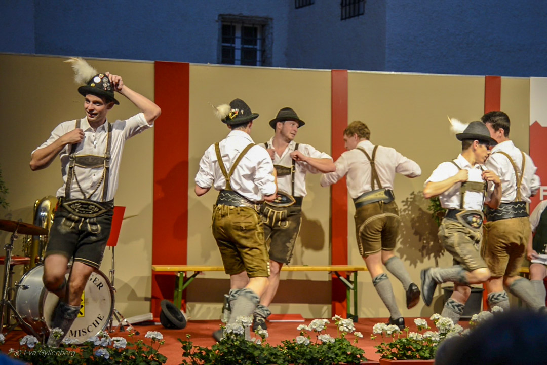 When in Rome - dans på byfestival i Österrike