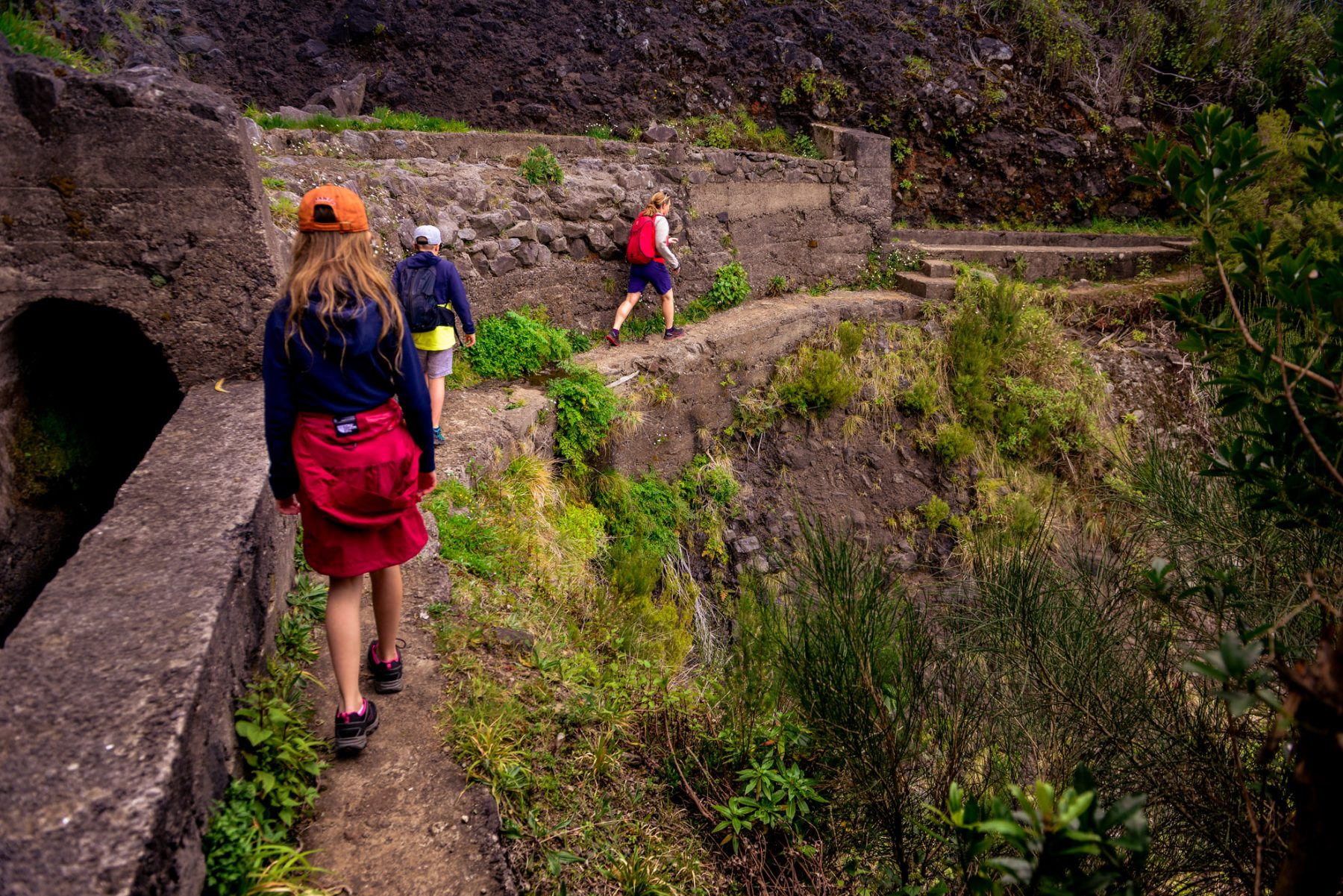 Narrow passages along the Levada das Rabacas - Madeira