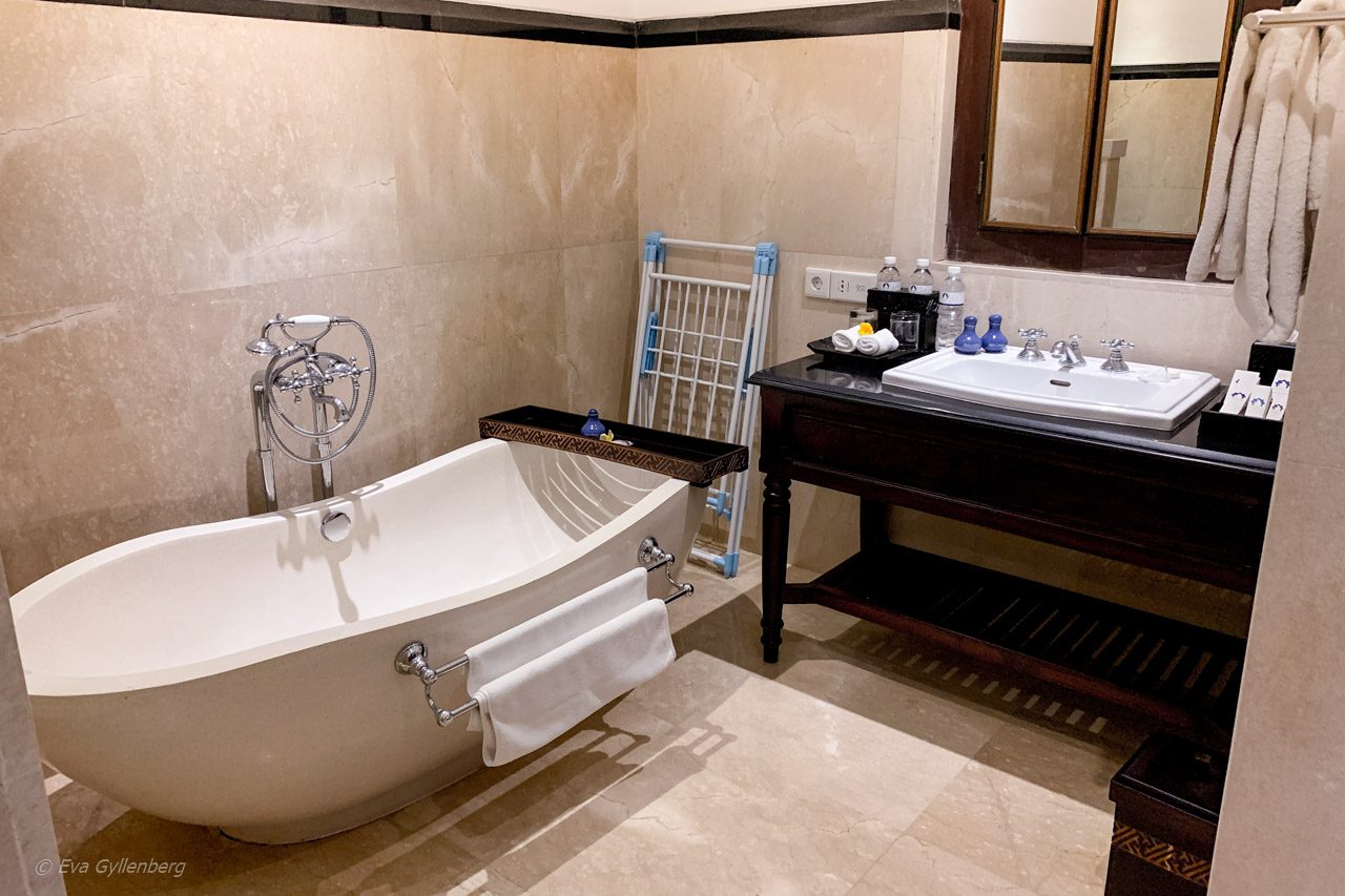 Bathroom Dwaraka Royal Villas