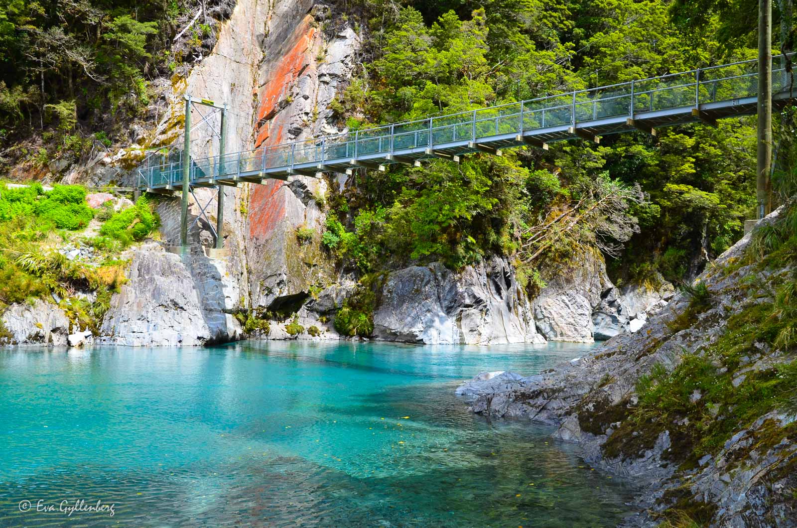 Blue pools in Mount Aspiring