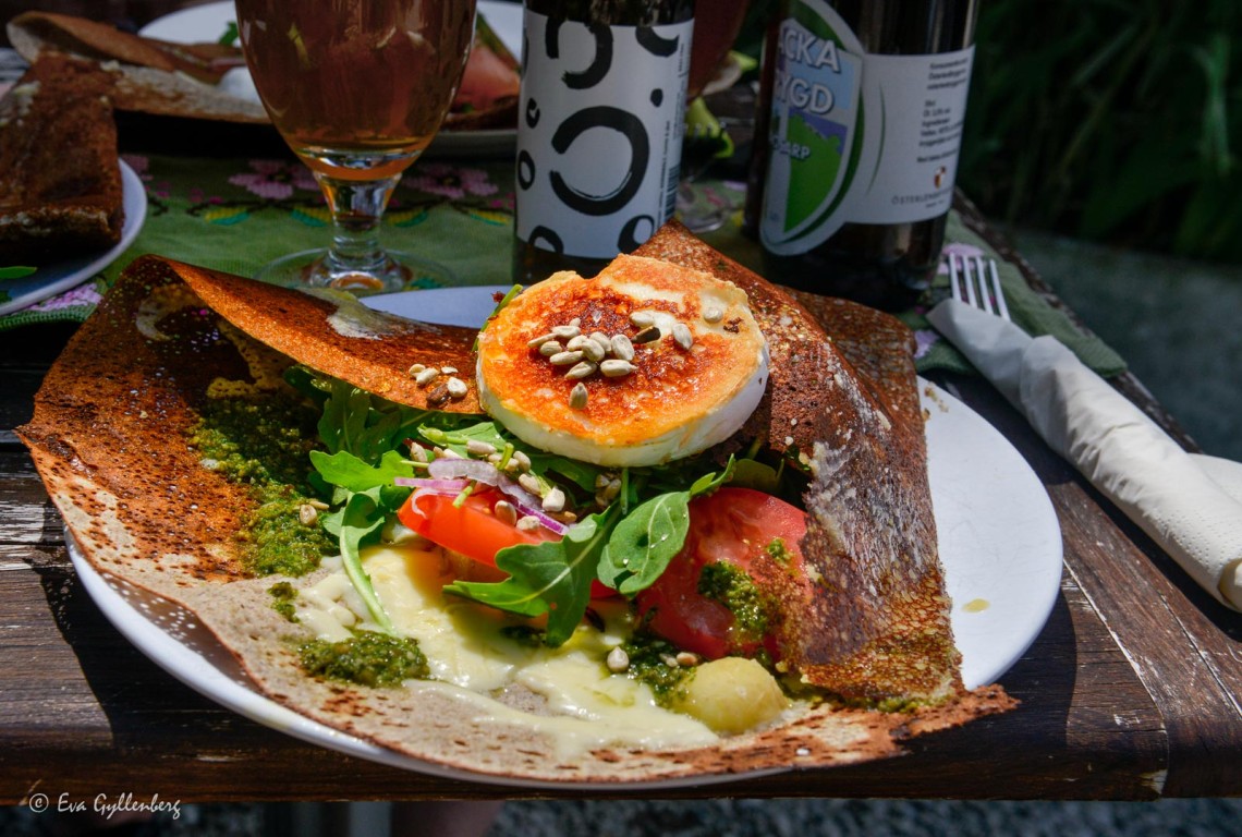 crepes med getost och en franks cider