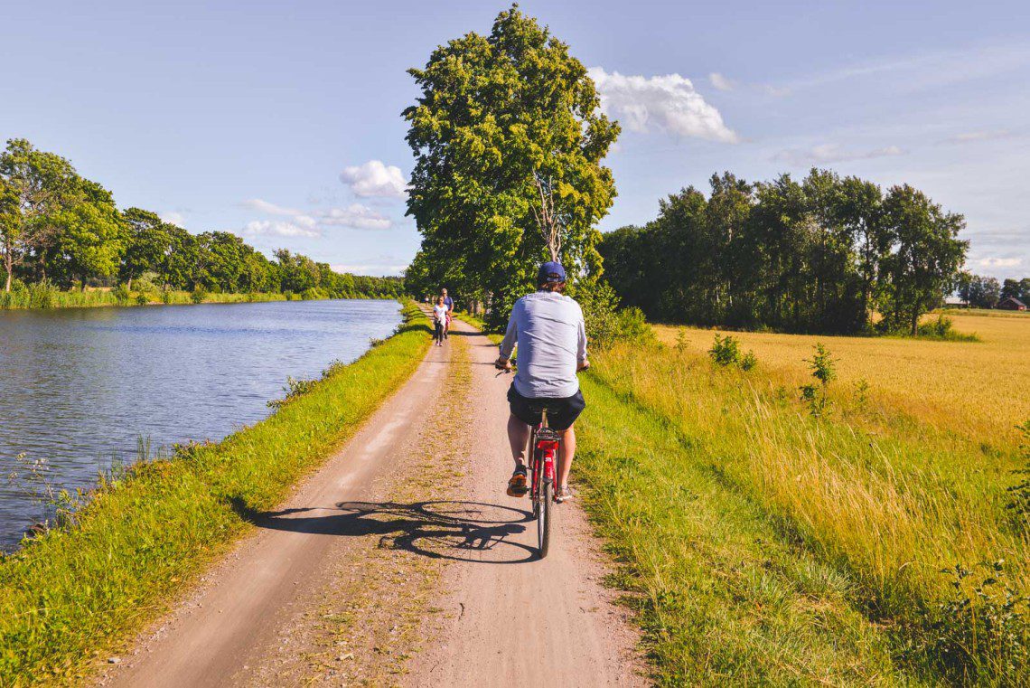 Peaceful cycling from Sjötorp