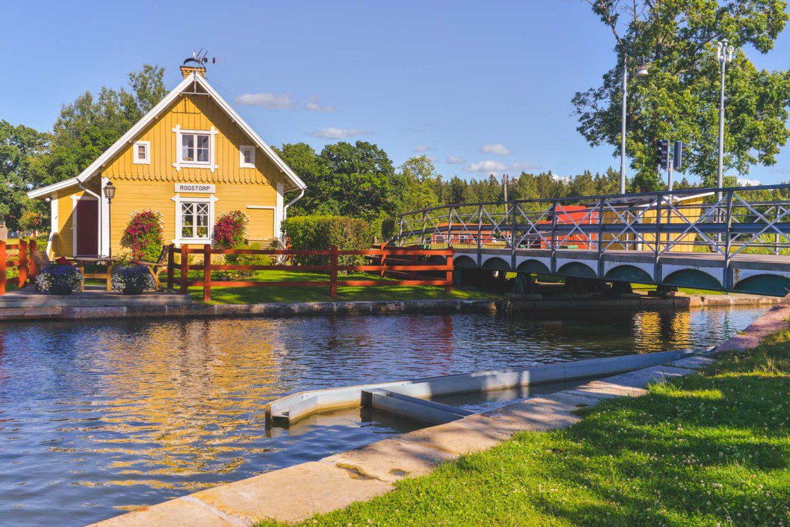 Sluss längsmed Göta Kanal