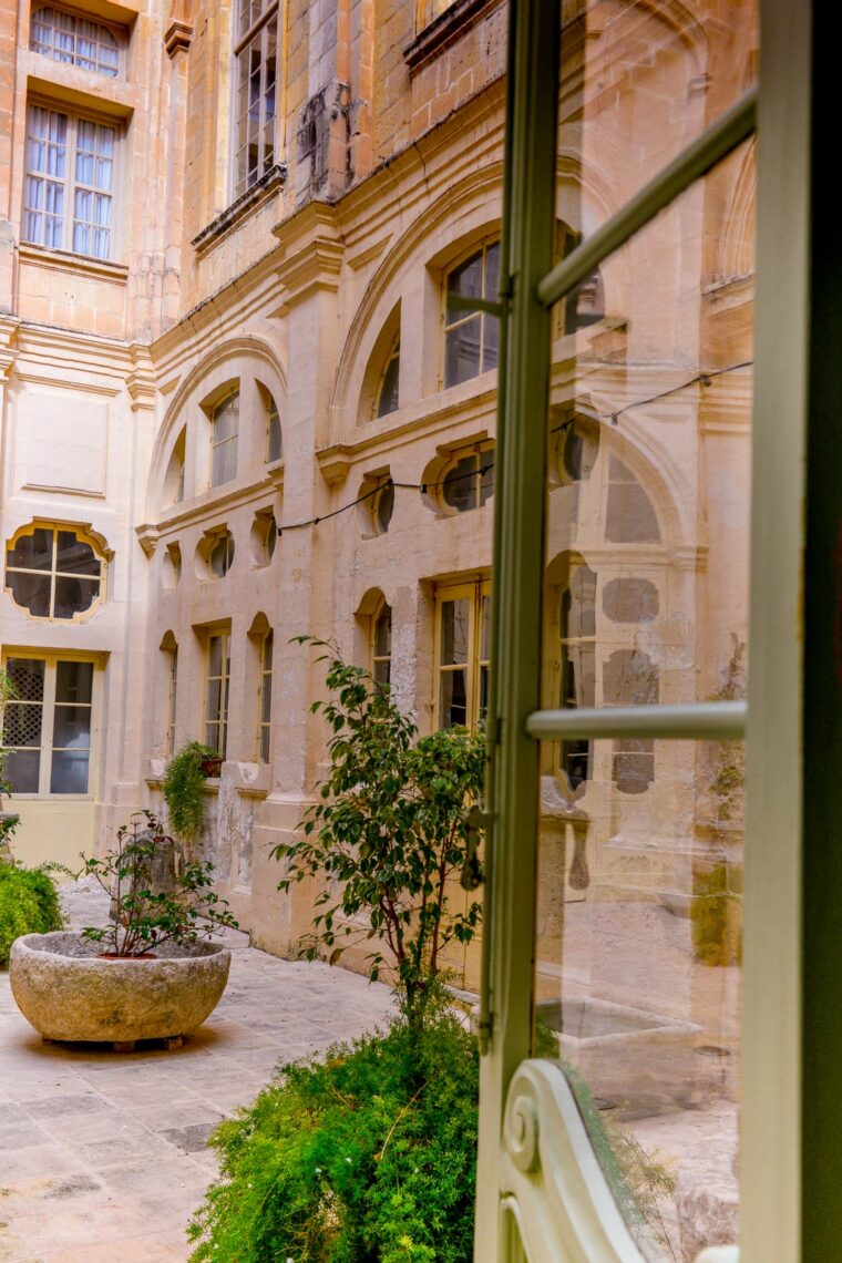Vacker innergård i Mdina