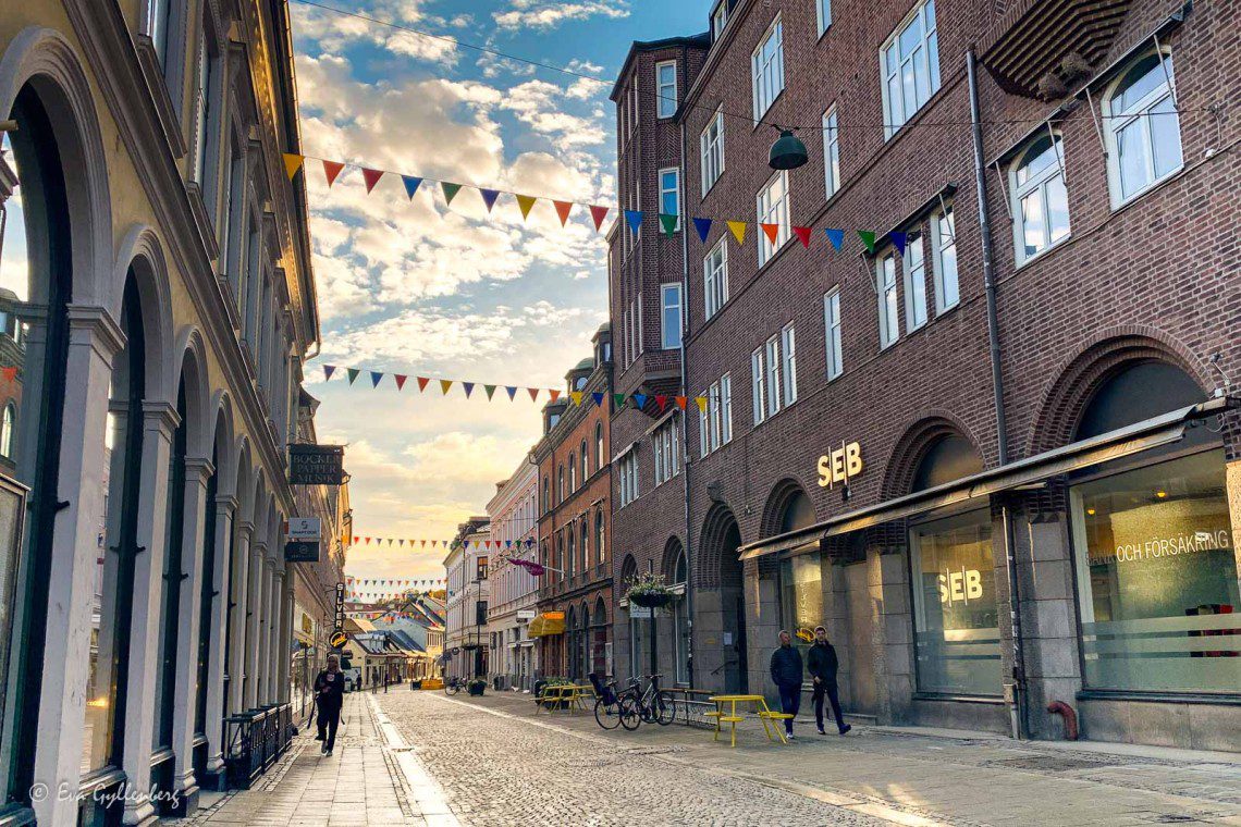 Lunds shoppingkvarter i kvällssol
