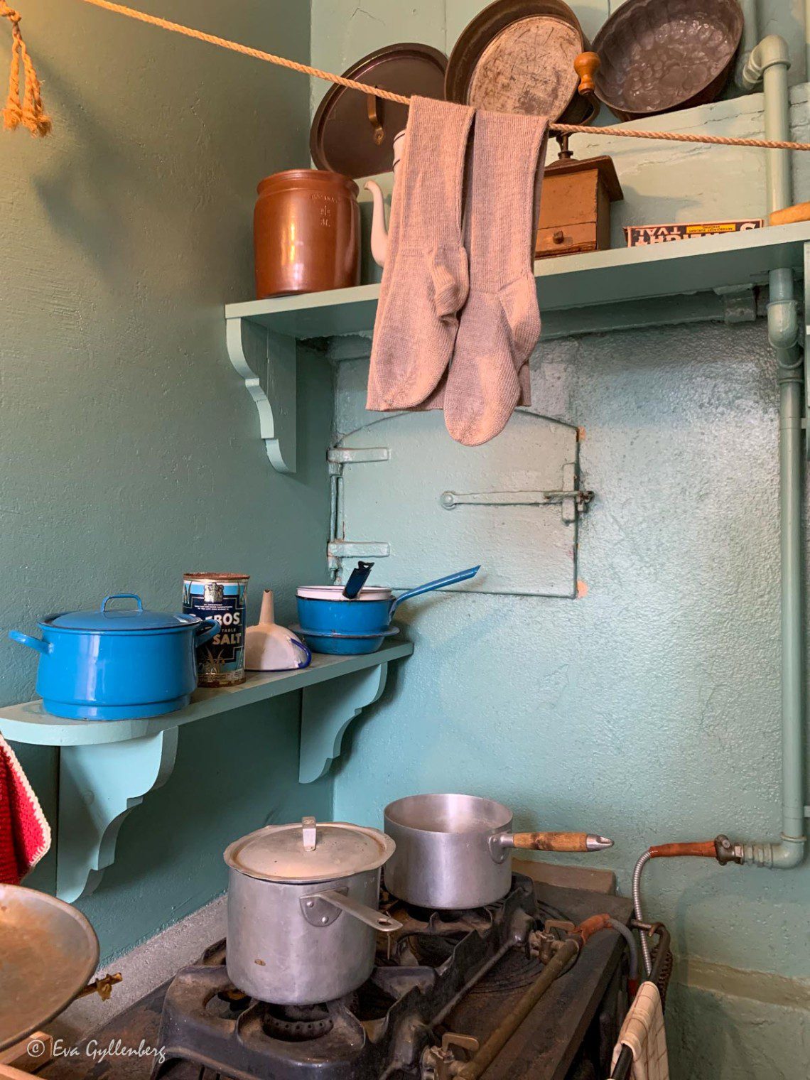 Gammal inredning med tvättade sockar i Kulturen i Lund - Skåne