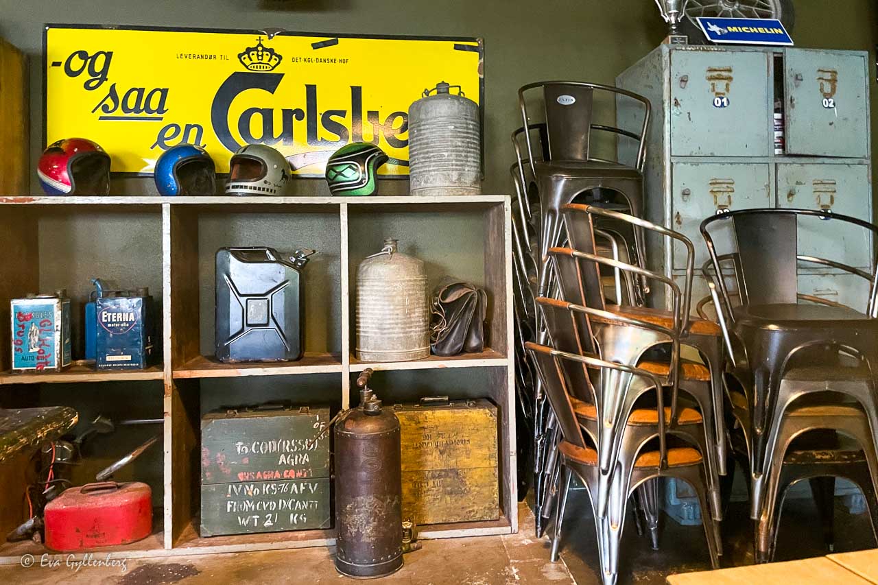 Garage bar