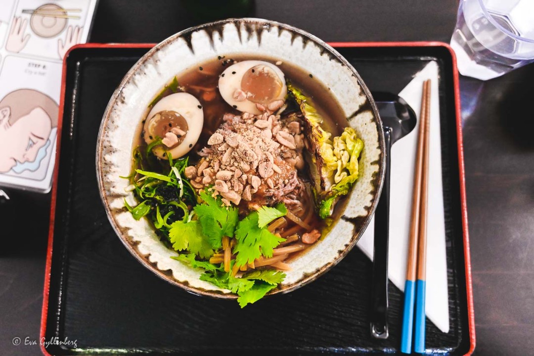 ramen i en skål - restauranger i Brno