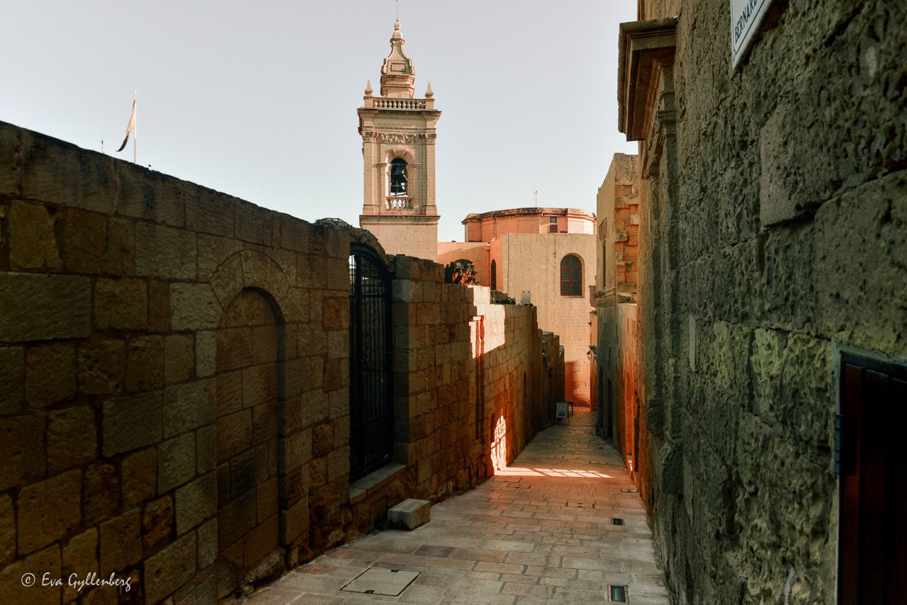 Alley in Victoria on Gozo