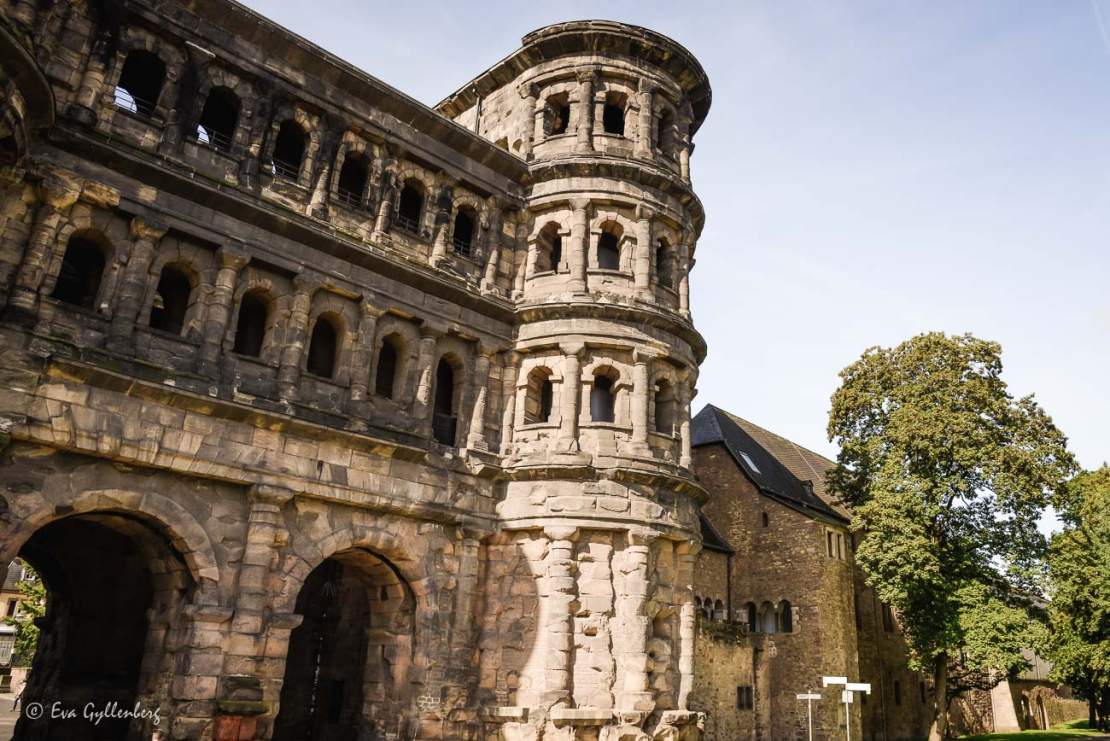 Den romerska porten Porta Nigra i Trier