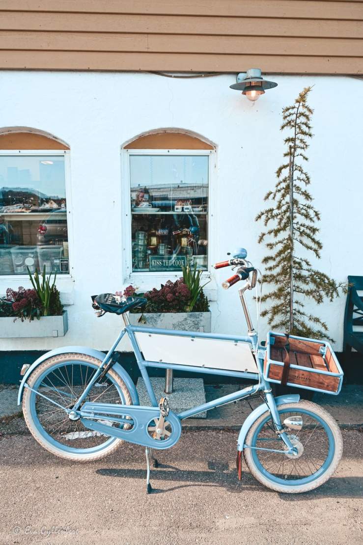 Cykel utanför en butik i Gilleleje
