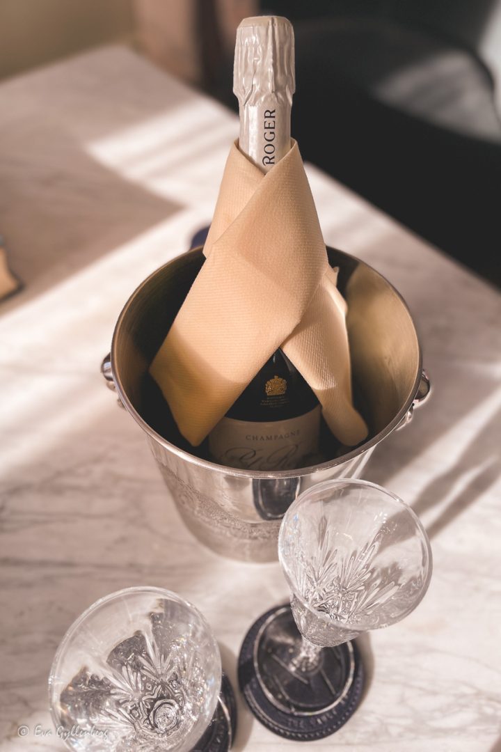 Champagne och champagneglas