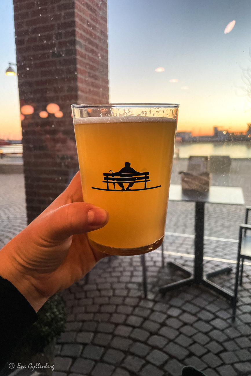 Benchwarmers taproom