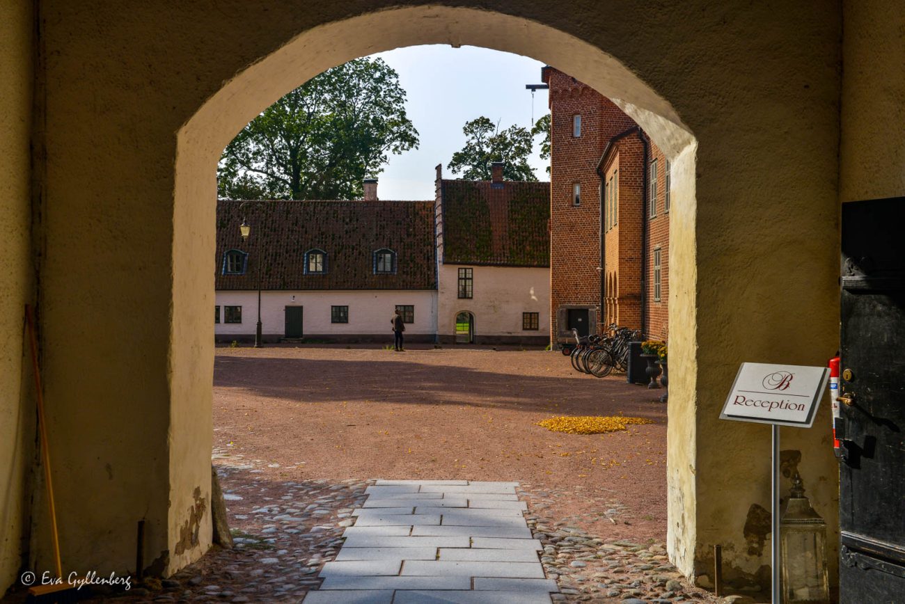 Port in till innergården på slottet