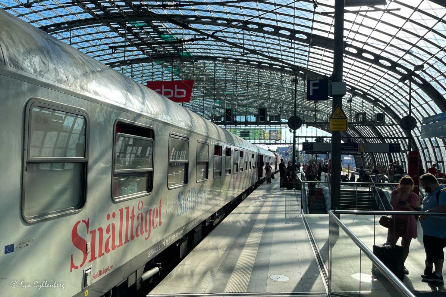 Snälltåget står vid perrongen i Berlin hbh