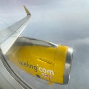 Vueling vinge och motor