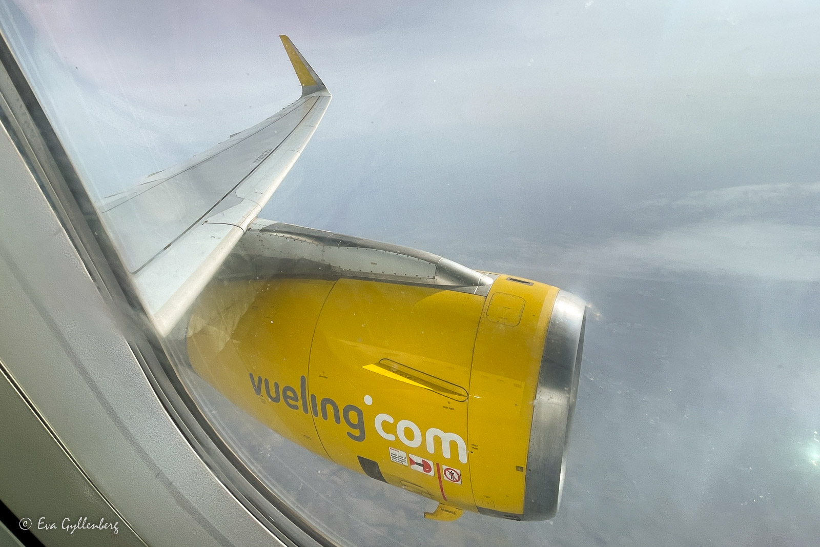 Vueling vinge och motor