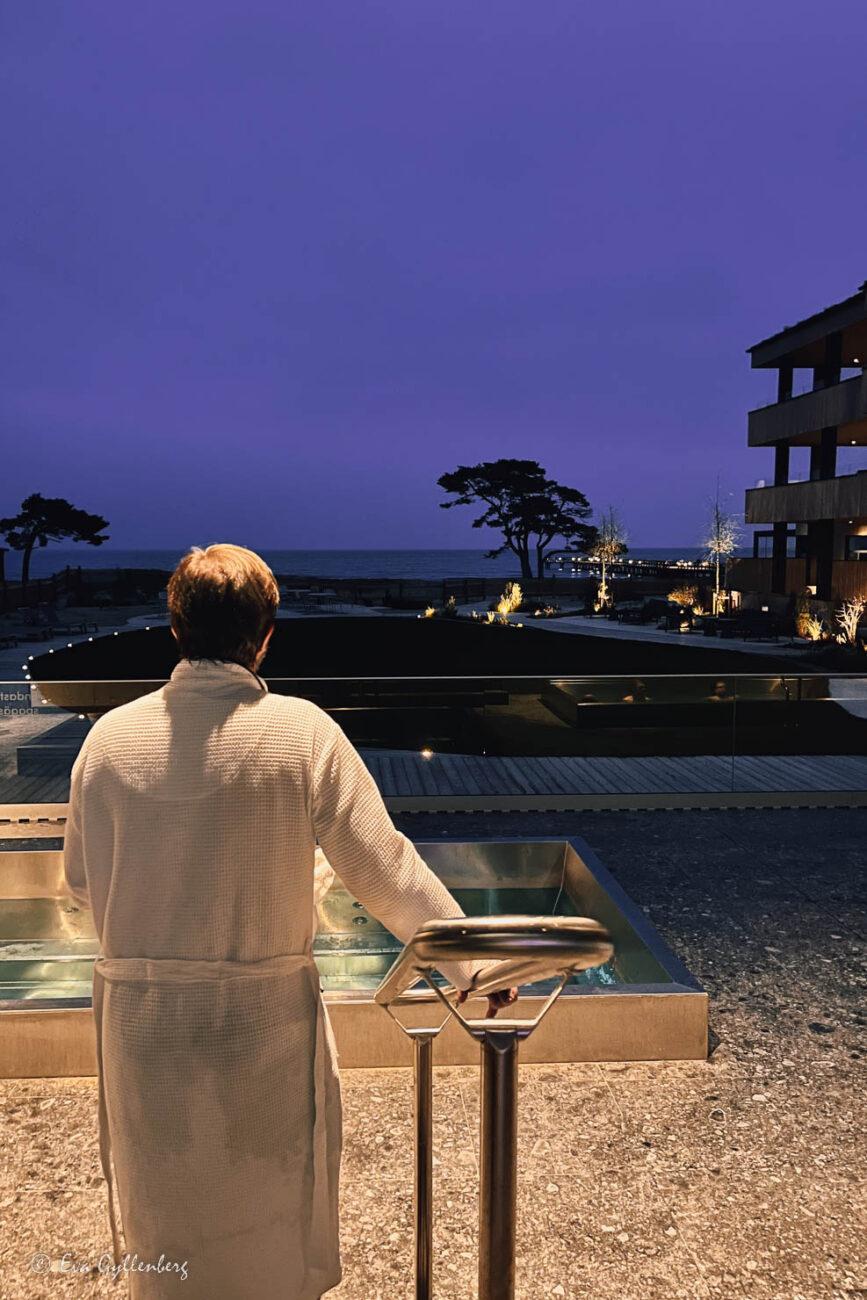 Outdoor spa at Åhus Seaside
