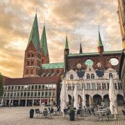 Rådhuset i Lubeck i solnedgång