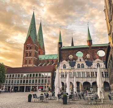 Rådhuset i Lubeck i solnedgång