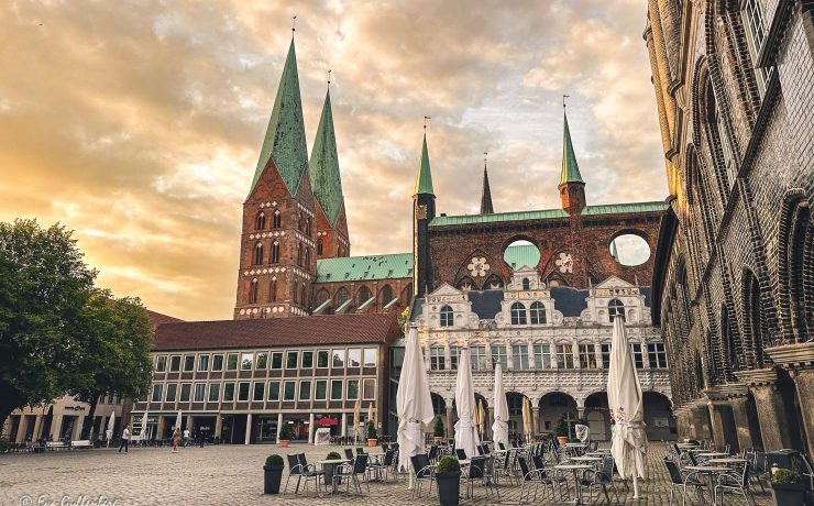 Rådhuset i Lubeck i solnedgång