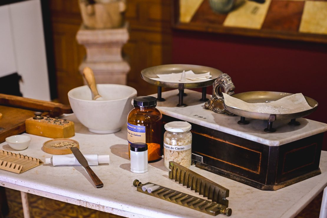 Medicintillverkning i historiskt sjukhus