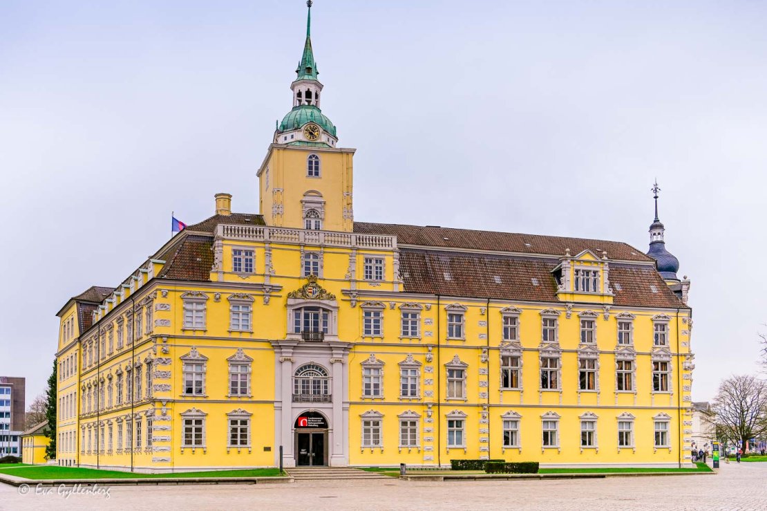 stort gult slott i Oldenburg