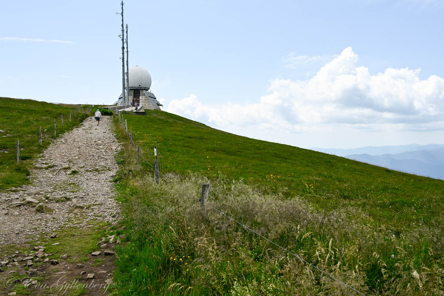 Le grand ballon och gröna ängar